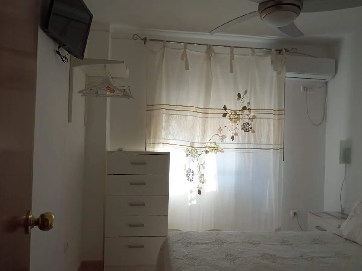 Habitación Individual En Apartamento Compartido Con La Anfitriona Sevilla Habitación en casa particular