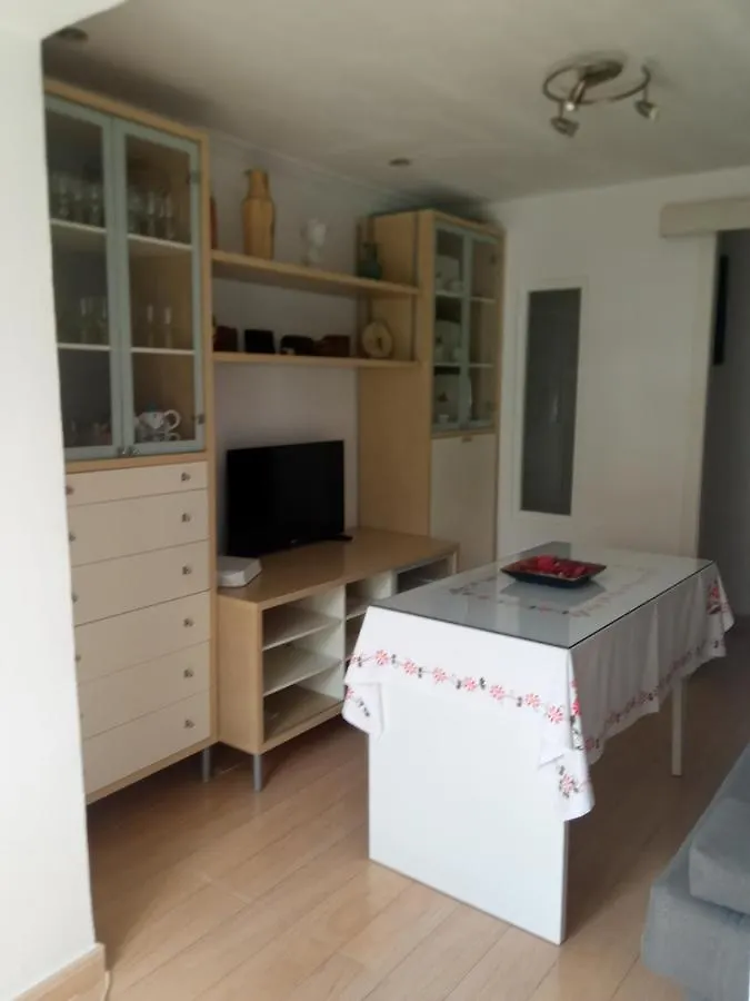 Habitación en casa particular Habitación Individual En Apartamento Compartido Con La Anfitriona Sevilla España